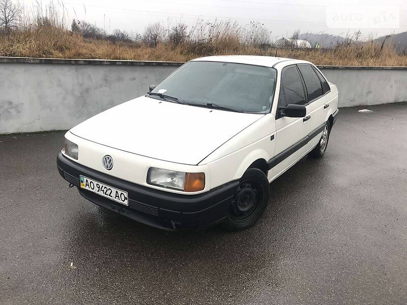 Седан Volkswagen Passat B3 1991 в Мукачево