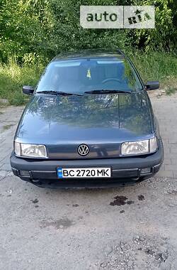 Седан Volkswagen Passat B3 1988 в Львові