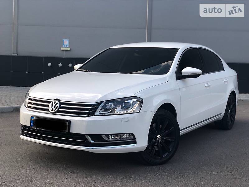 Volkswagen Passat 2012 року