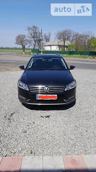 Volkswagen Passat 2011 року
