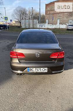 Седан Volkswagen Passat B7 2012 в Львове
