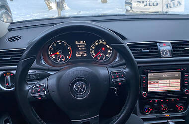 Седан Volkswagen Passat B7 2012 в Чернигове