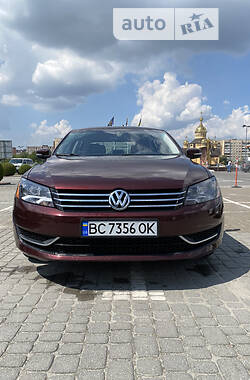 Седан Volkswagen Passat B7 2012 в Львові