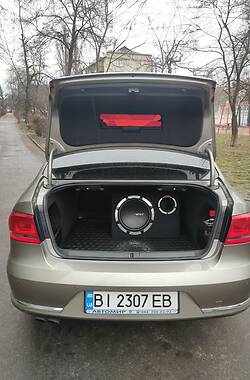Седан Volkswagen Passat B7 2013 в Киеве