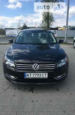 Седан Volkswagen Passat B7 2015 в Ивано-Франковске