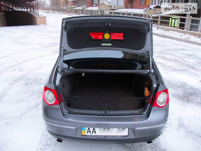 Седан Volkswagen Passat 2006 в Киеве