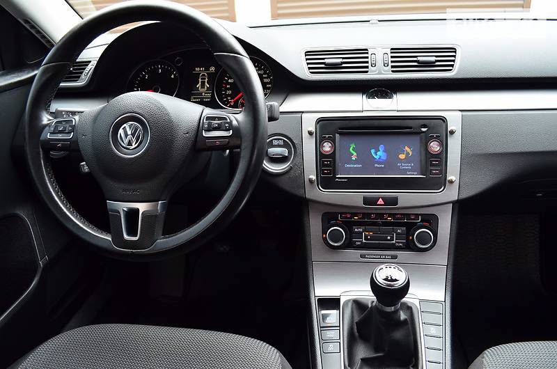 Універсал Volkswagen Passat 2013 в Любашівці