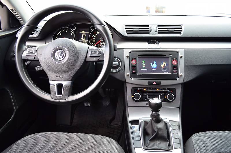 Універсал Volkswagen Passat 2013 в Любашівці