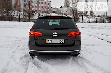 Универсал Volkswagen Passat 2012 в Житомире