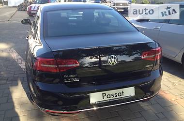 Седан Volkswagen Passat 2016 в Николаеве