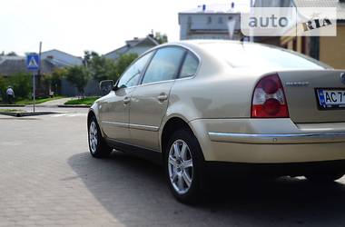 Седан Volkswagen Passat 2002 в Луцке