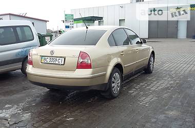 Седан Volkswagen Passat 2002 в Львове