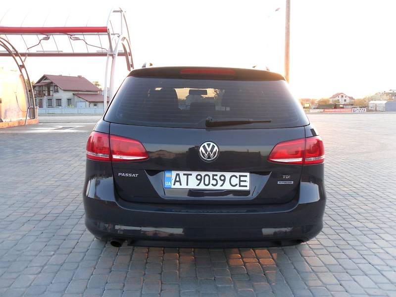 Універсал Volkswagen Passat 2012 в Івано-Франківську