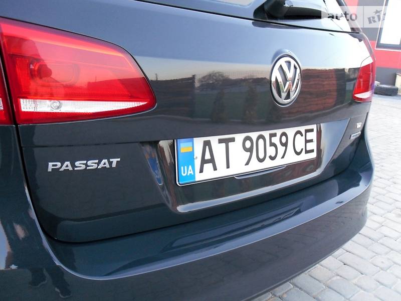 Універсал Volkswagen Passat 2012 в Івано-Франківську
