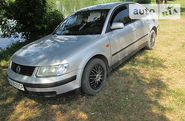 Седан Volkswagen Passat 1999 в Крыжополе