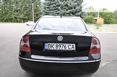 Седан Volkswagen Passat 2003 в Ровно