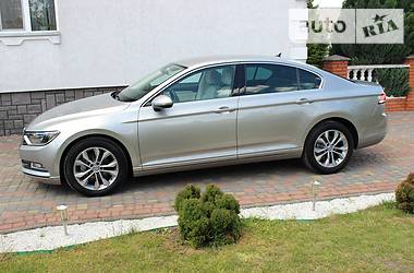 Седан Volkswagen Passat 2015 в Радивилове