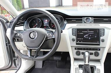 Седан Volkswagen Passat 2015 в Радивилове