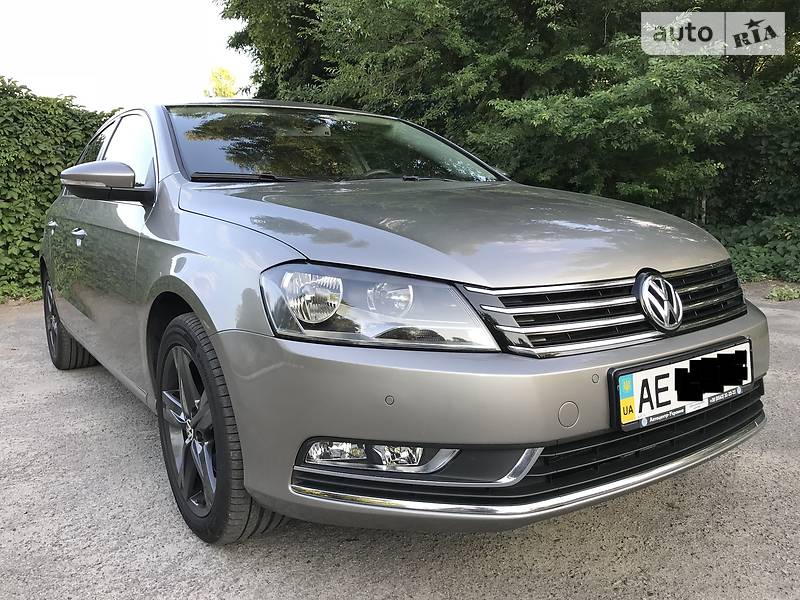 Седан Volkswagen Passat 2013 в Дніпрі