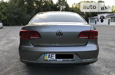 Седан Volkswagen Passat 2013 в Дніпрі