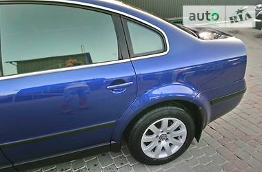 Седан Volkswagen Passat 2002 в Ивано-Франковске