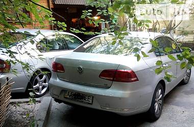 Седан Volkswagen Passat 2011 в Києві