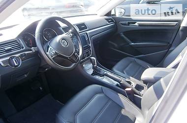 Седан Volkswagen Passat 2016 в Днепре