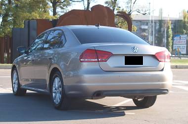 Седан Volkswagen Passat 2014 в Киеве