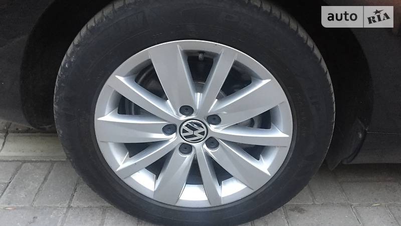 Универсал Volkswagen Passat 2012 в Ровно