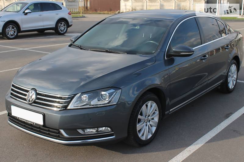 Седан Volkswagen Passat 2012 в Киеве