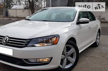 Седан Volkswagen Passat 2012 в Киеве