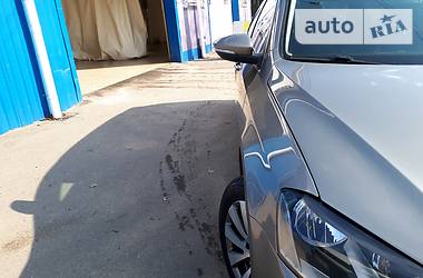 Універсал Volkswagen Passat 2011 в 
