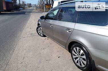 Універсал Volkswagen Passat 2011 в 