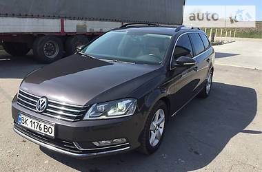 Универсал Volkswagen Passat 2012 в Рокитном