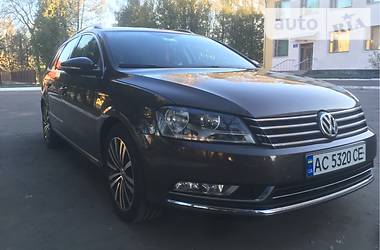 Универсал Volkswagen Passat 2012 в Нововолынске