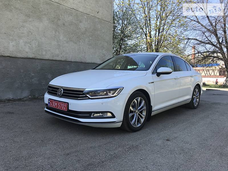 Седан Volkswagen Passat 2015 в Дрогобичі