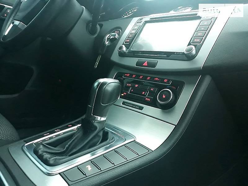 Седан Volkswagen Passat 2011 в Луцьку