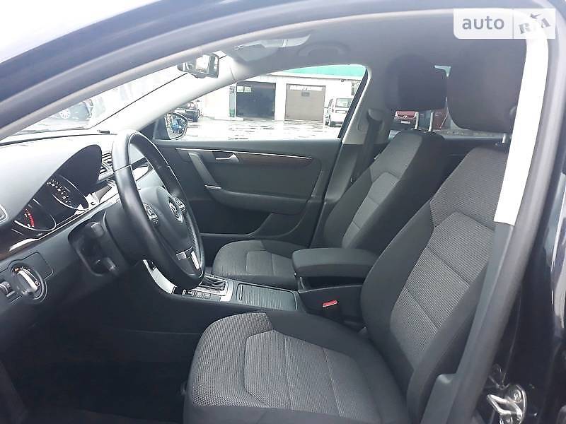 Седан Volkswagen Passat 2011 в Луцьку