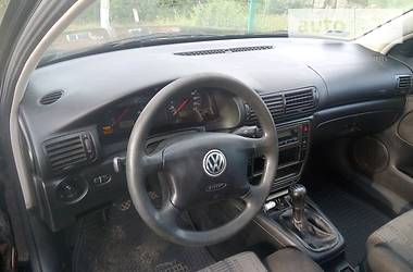 Седан Volkswagen Passat 1998 в Локачах