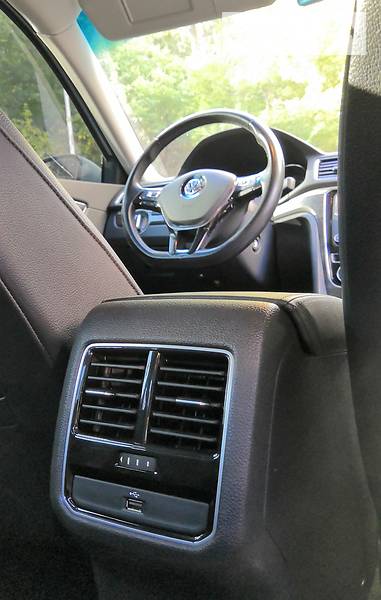 Седан Volkswagen Passat 2015 в Києві фото 19 Седан Volkswagen Passat 2015 в Києві