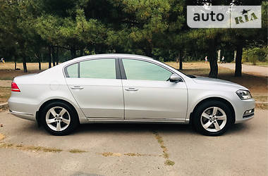 Седан Volkswagen Passat 2012 в Днепре