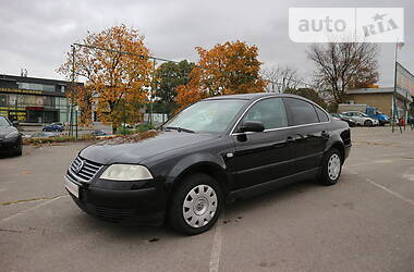 Седан Volkswagen Passat 2001 в Харькове