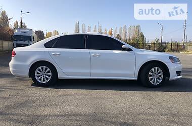 Седан Volkswagen Passat 2012 в Києві