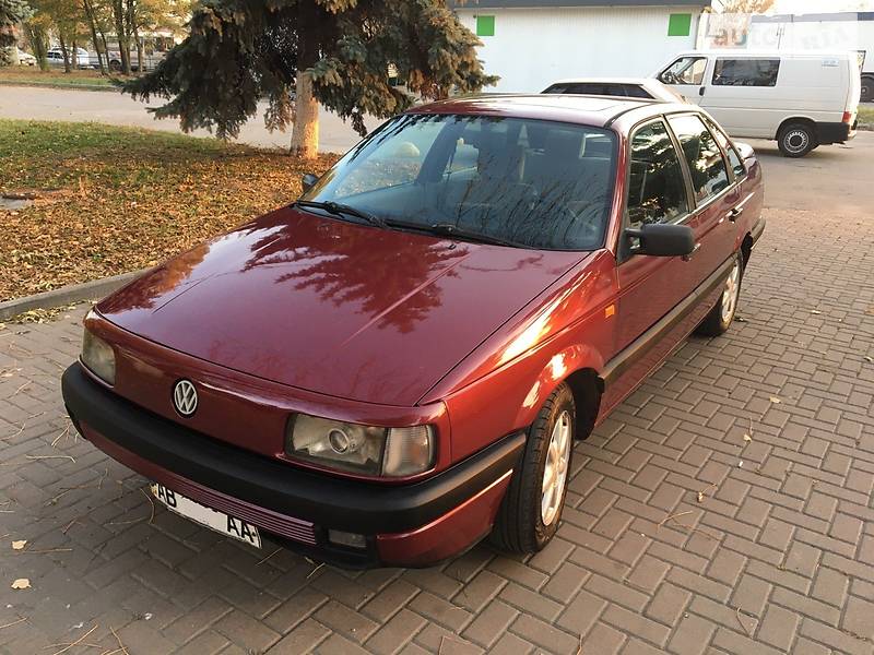 Седан Volkswagen Passat 1992 в Вінниці