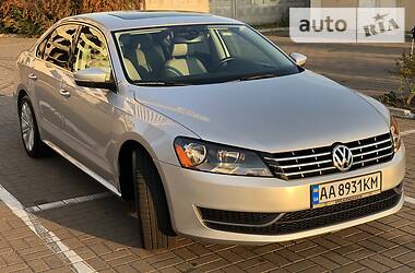 Седан Volkswagen Passat 2012 в Киеве