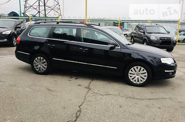 Універсал Volkswagen Passat 2010 в Харкові