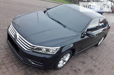 Седан Volkswagen Passat 2016 в Полтаві