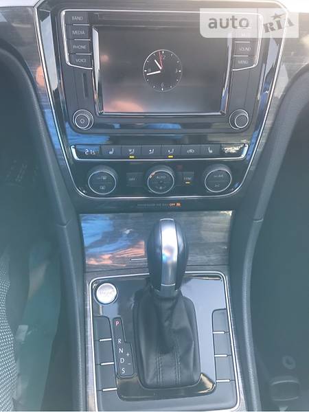Седан Volkswagen Passat 2017 в Днепре