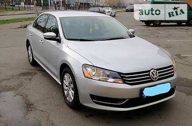 Седан Volkswagen Passat 2014 в Киеве