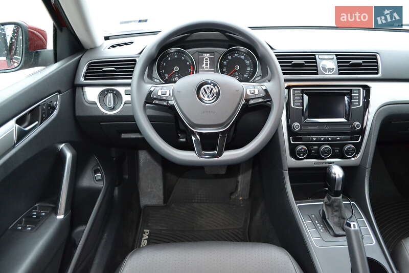 Седан Volkswagen Passat 2016 в Запоріжжі